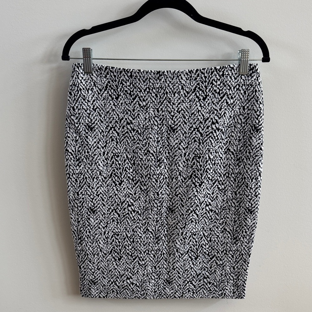 George Monochrome Patterned Mini Skirt - Picture 4 of 5